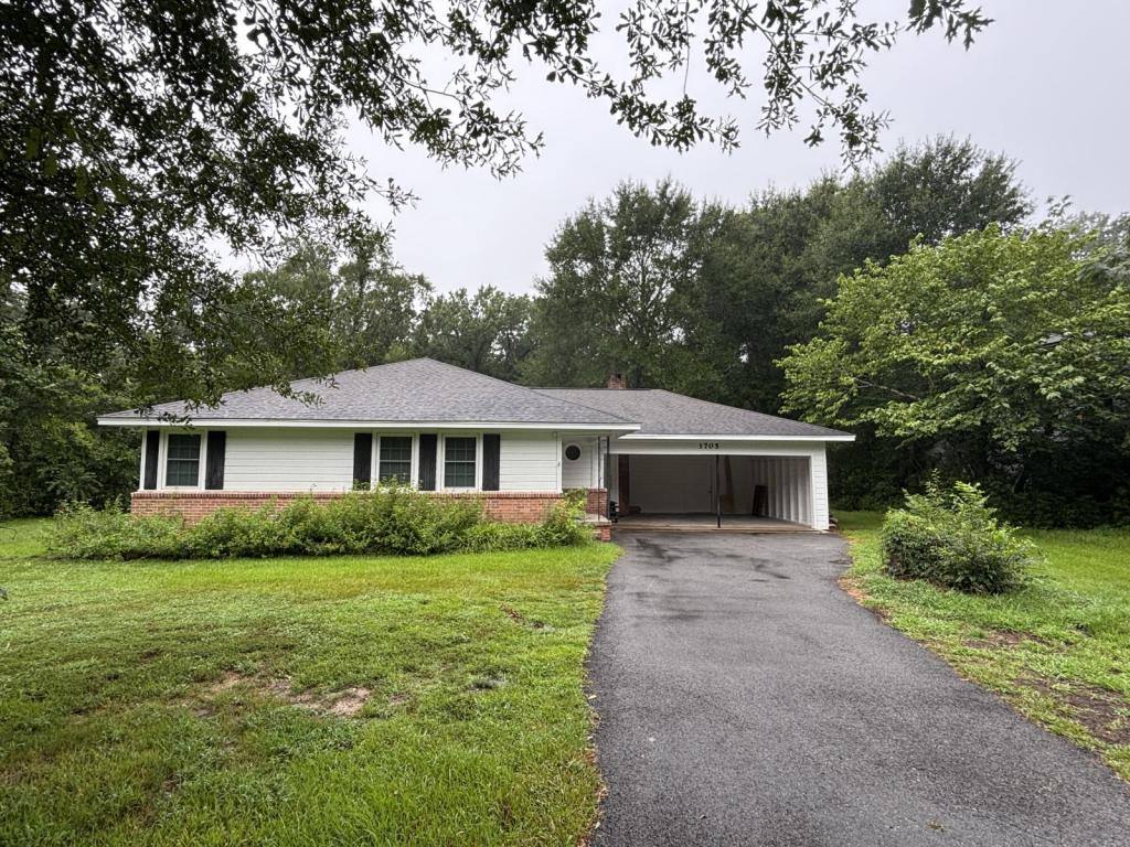 House for rent at 1705 Lotus Lane, Lufkin, TX 75904