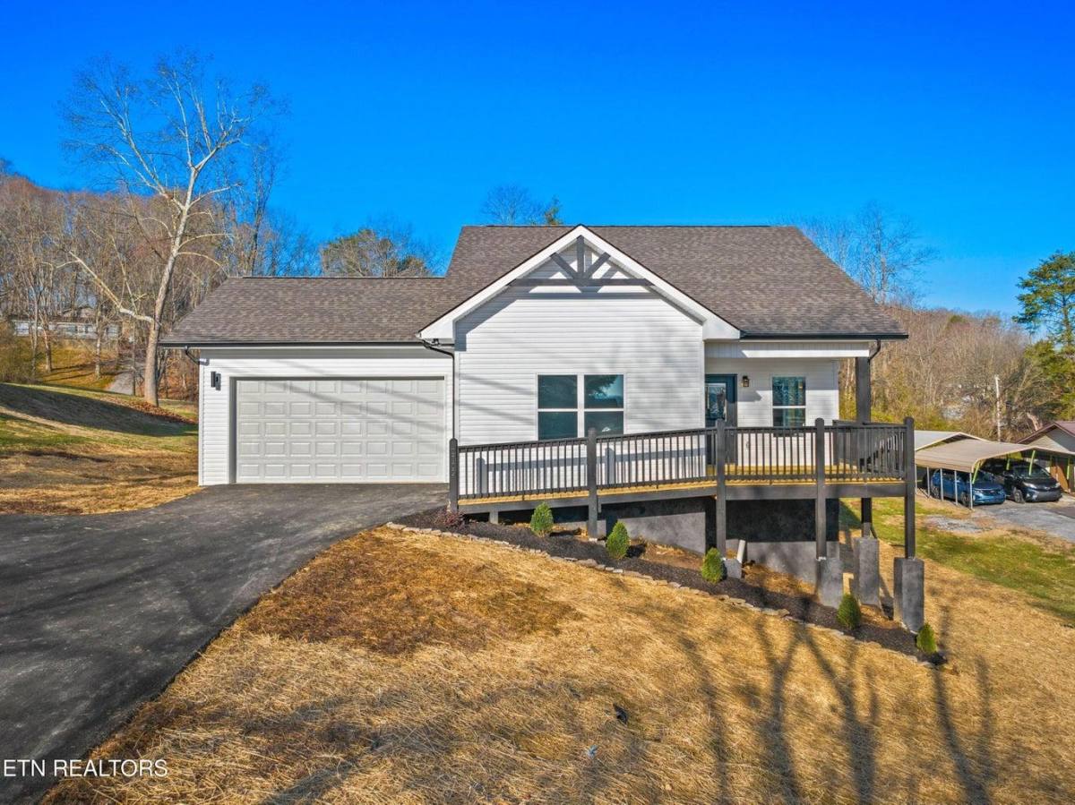 House for rent at 2319 Island Blvd, Sevierville, TN 37876