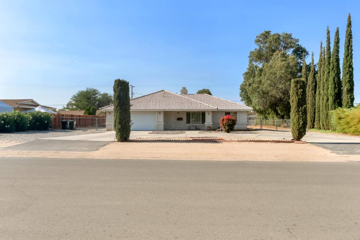 House for rent at 14776 Coalinga Rd 14476, Victorville, CA 92392