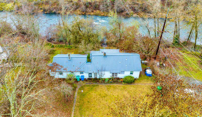 House for rent at 582 N Riverside Ave #RIVERFRONT Duplex, Gold Hill, OR 97525