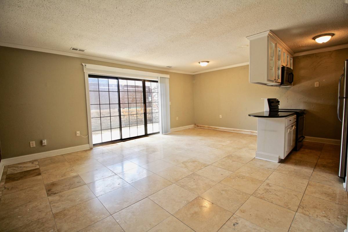Apartment for rent at Plaza 44, 4440 Jarboe St, Kansas City, MO 64111