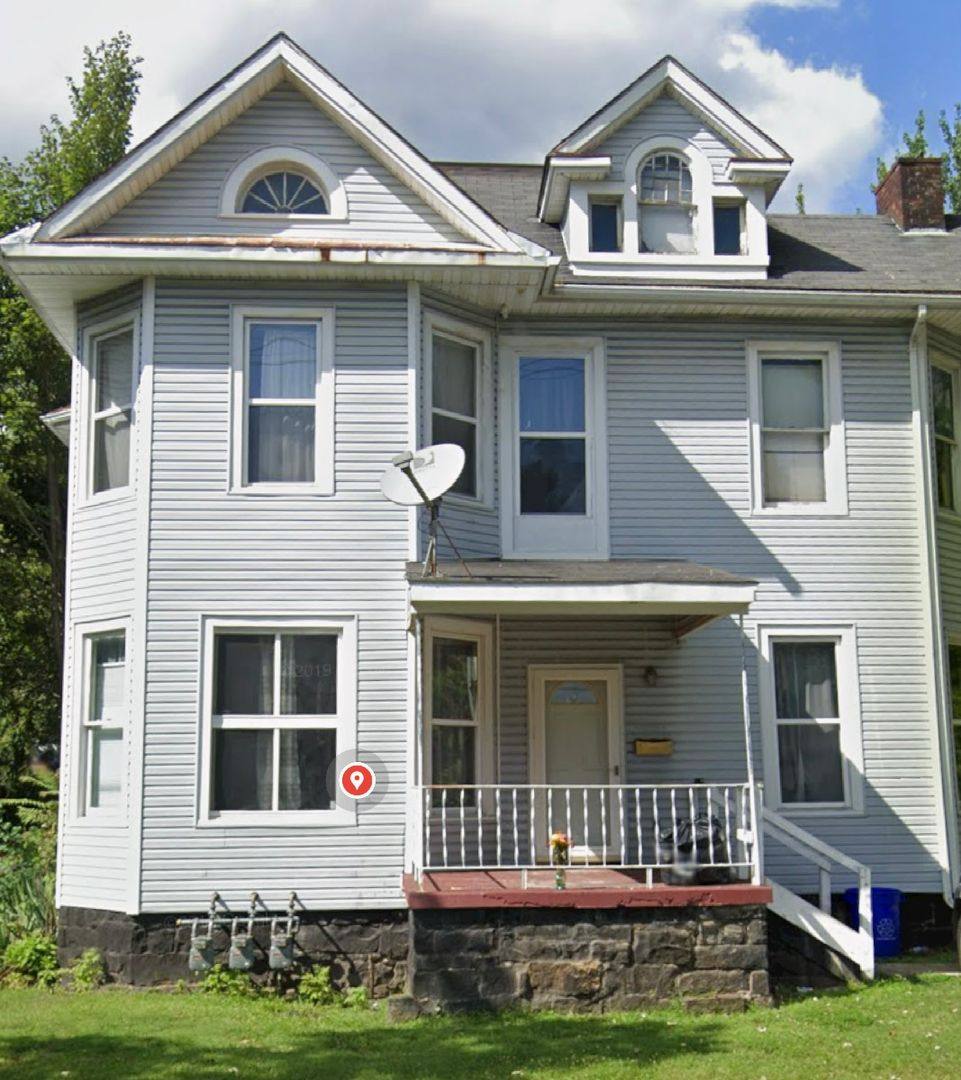 House for rent at 137 E Wallace Ave, New Castle, PA 16101