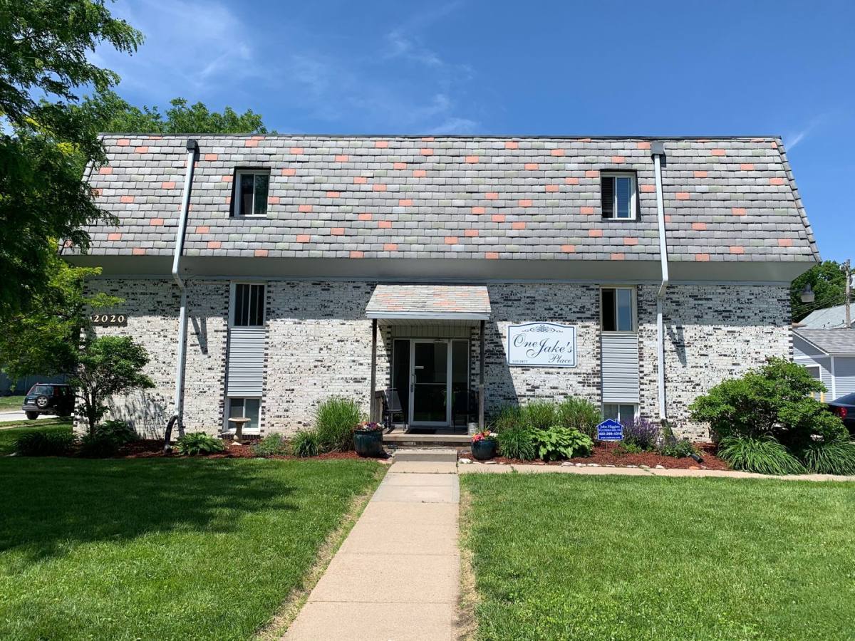 Apartment for rent at 2020 S 55th St, Omaha, NE 68106