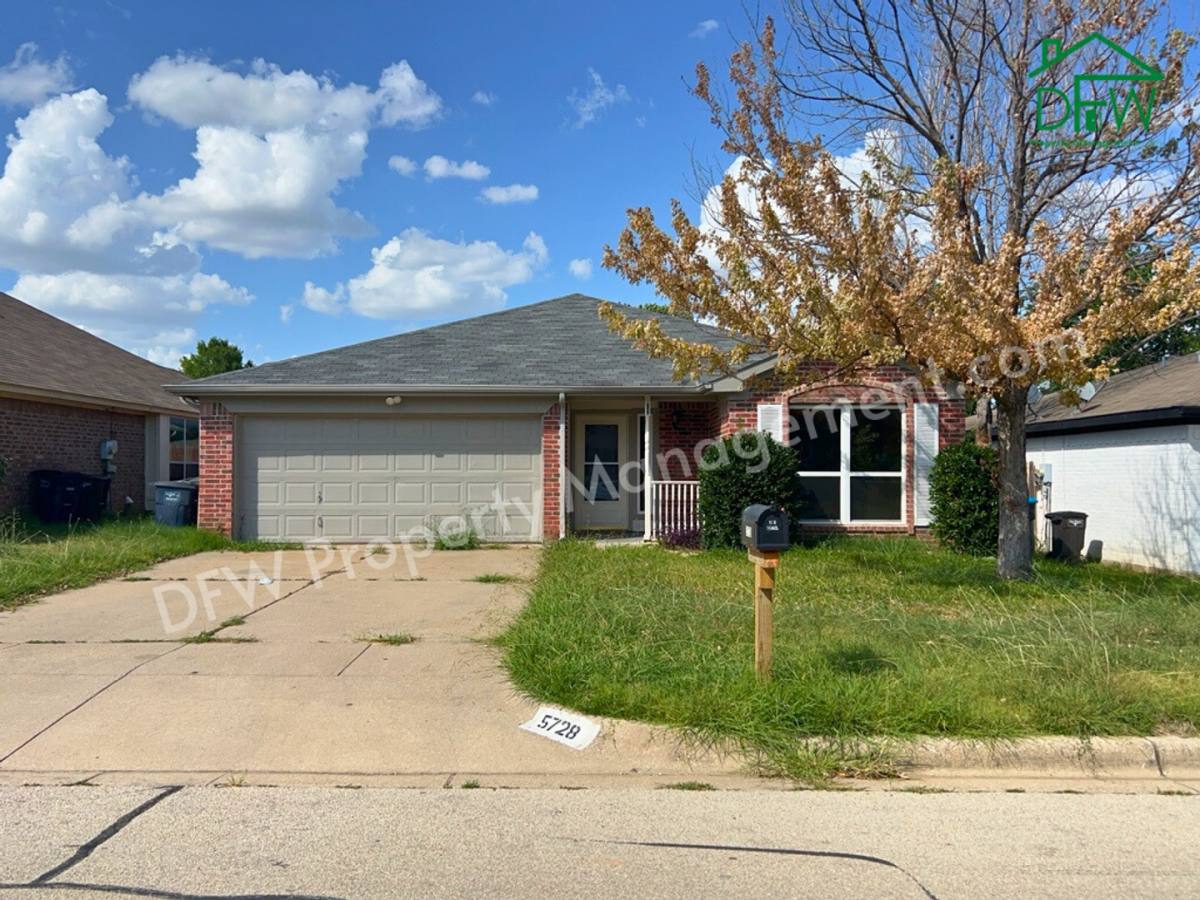 House for rent at 5728 Shady Springs Trail, Fort Worth, TX 76179