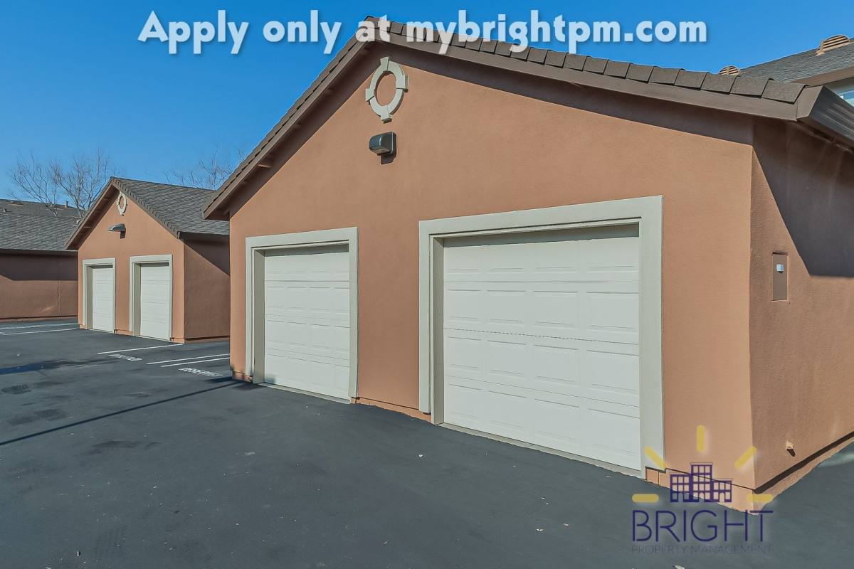 Apartment for rent at 10136 Ellenwood Ave, Sacramento, CA 95827