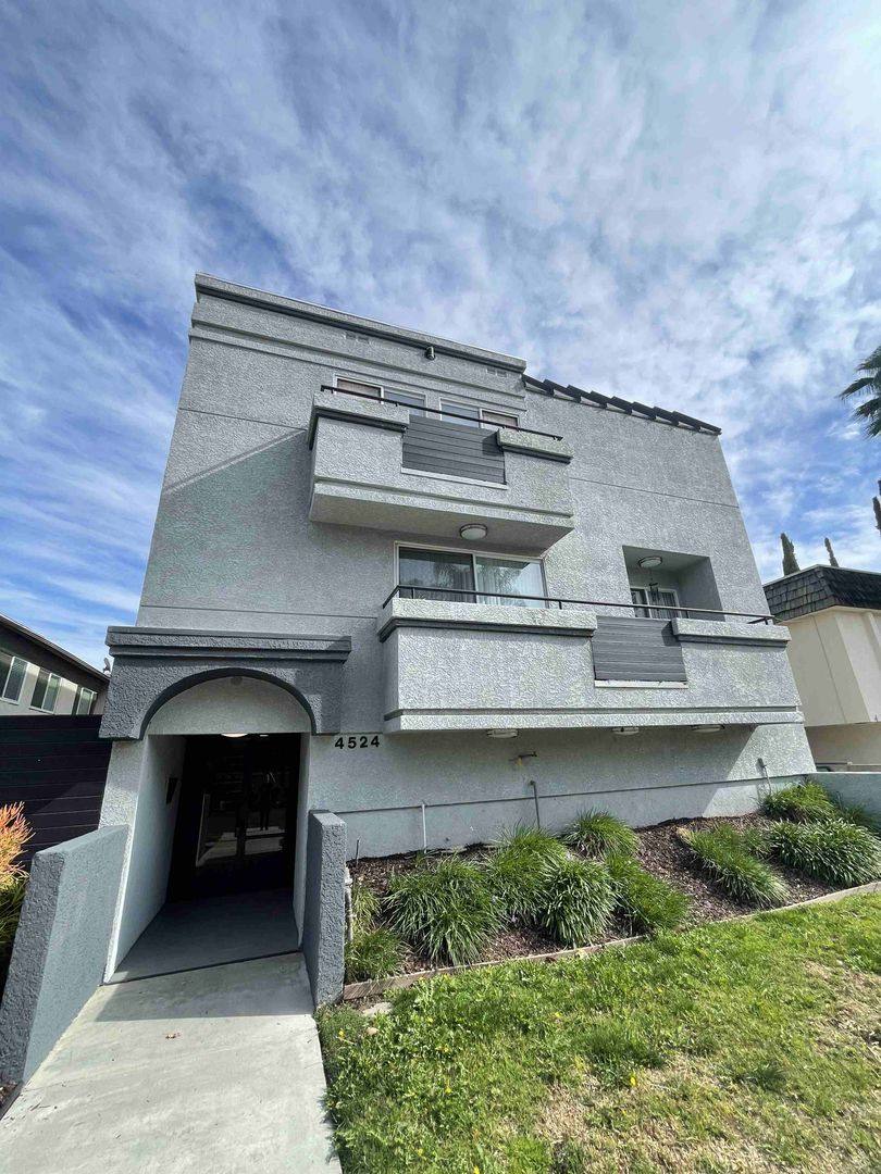 Apartment for rent at 4524 Vista Del Monte Ave, Sherman Oaks, CA 91403