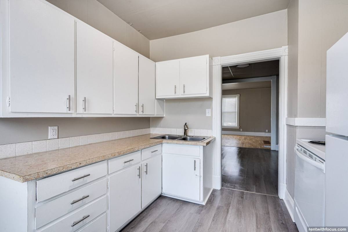 Apartment for rent at 924 W 5th St, Appleton, WI 54914