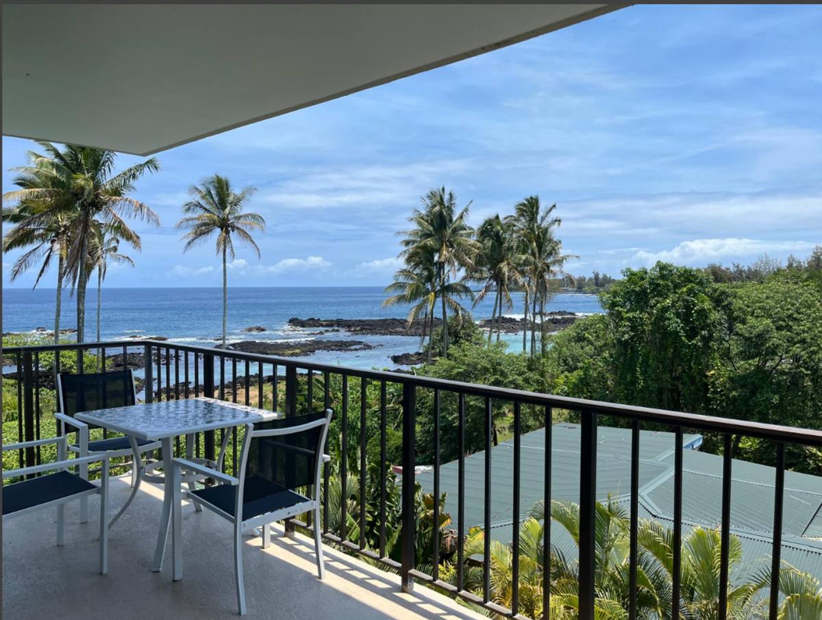 Apartment for rent at 1911 Kalaniana'ole St, Hilo, HI 96720