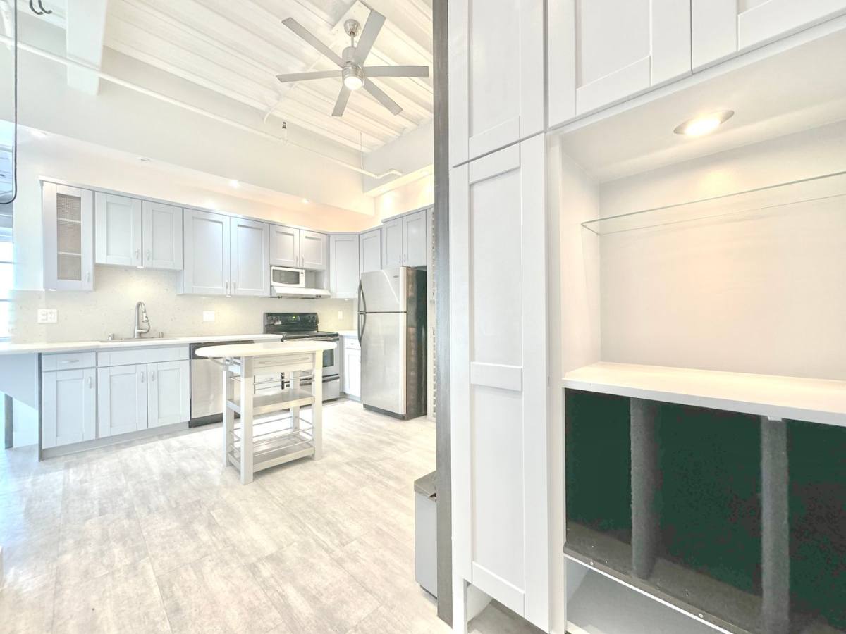 Apartment for rent at 312 W 5th St, Los Angeles, CA 90013