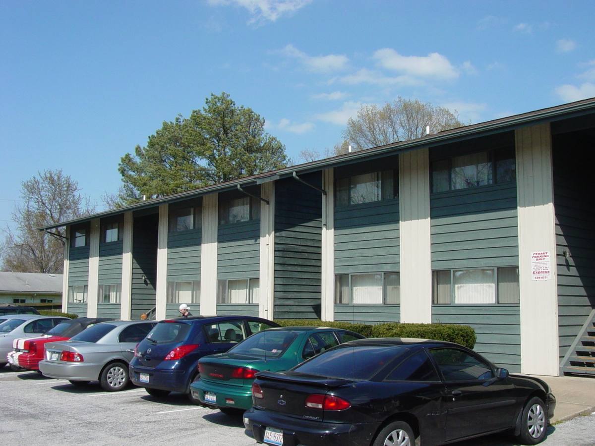 Apartment for rent at 703 S Wall, Carbondale, IL 62901