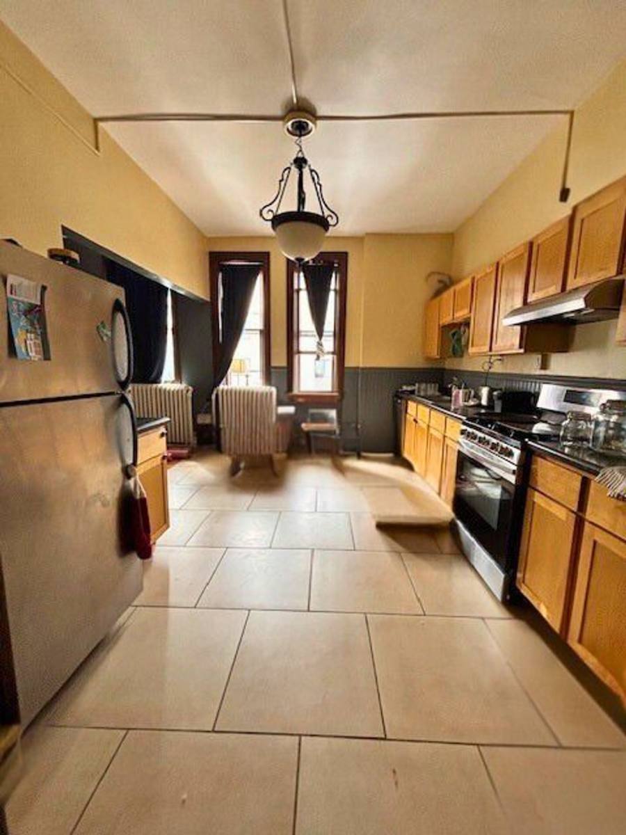 Apartment for rent at 6 Leech St, Saint Paul, MN 55102