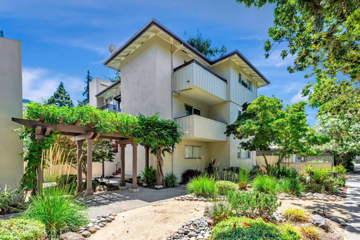 Condo for rent at 518 Everett Ave, Palo Alto, CA 94301