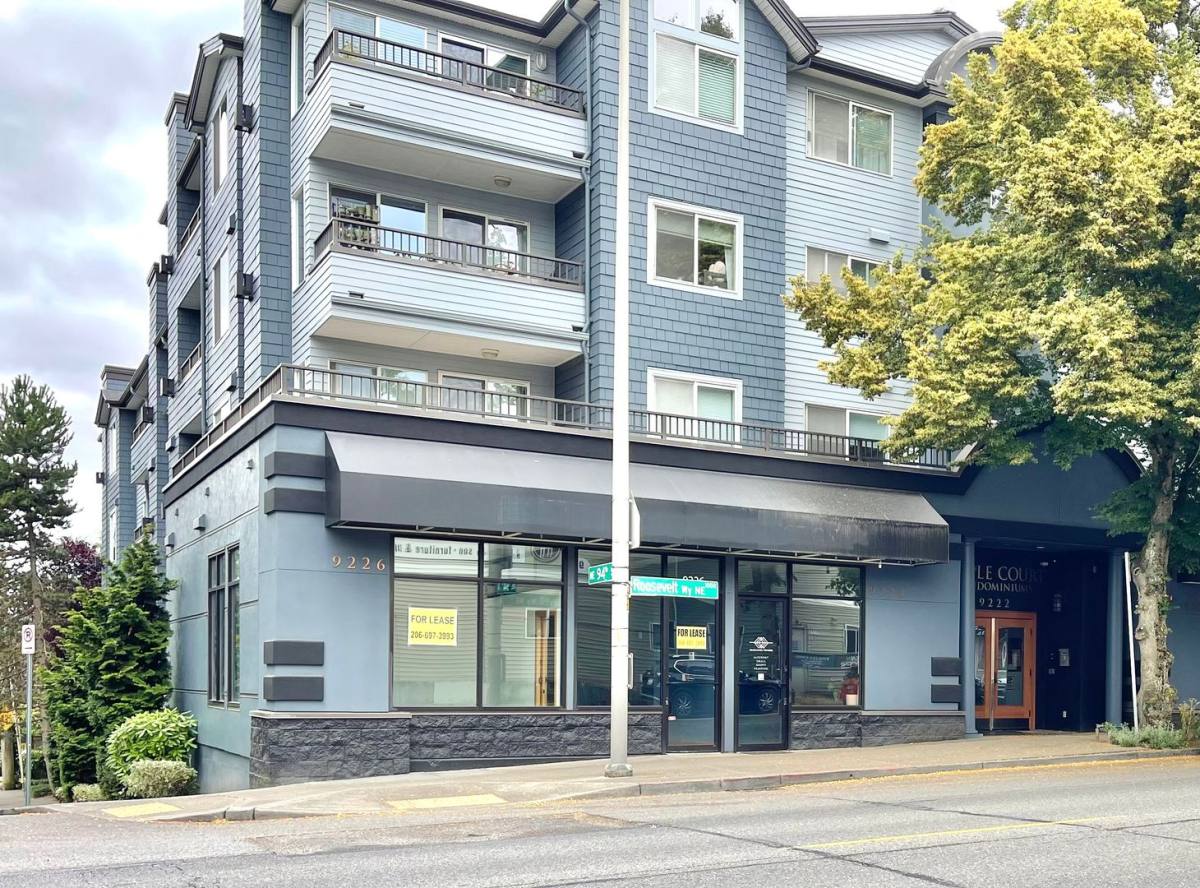 Apartment for rent at 9222 Roosevelt Way NE, Seattle, WA 98115