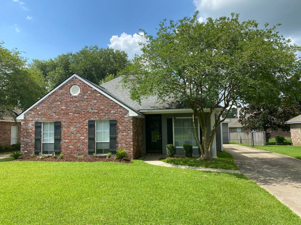 House for rent at 18426 Lake Camellia Ave, Baton Rouge, LA 70809