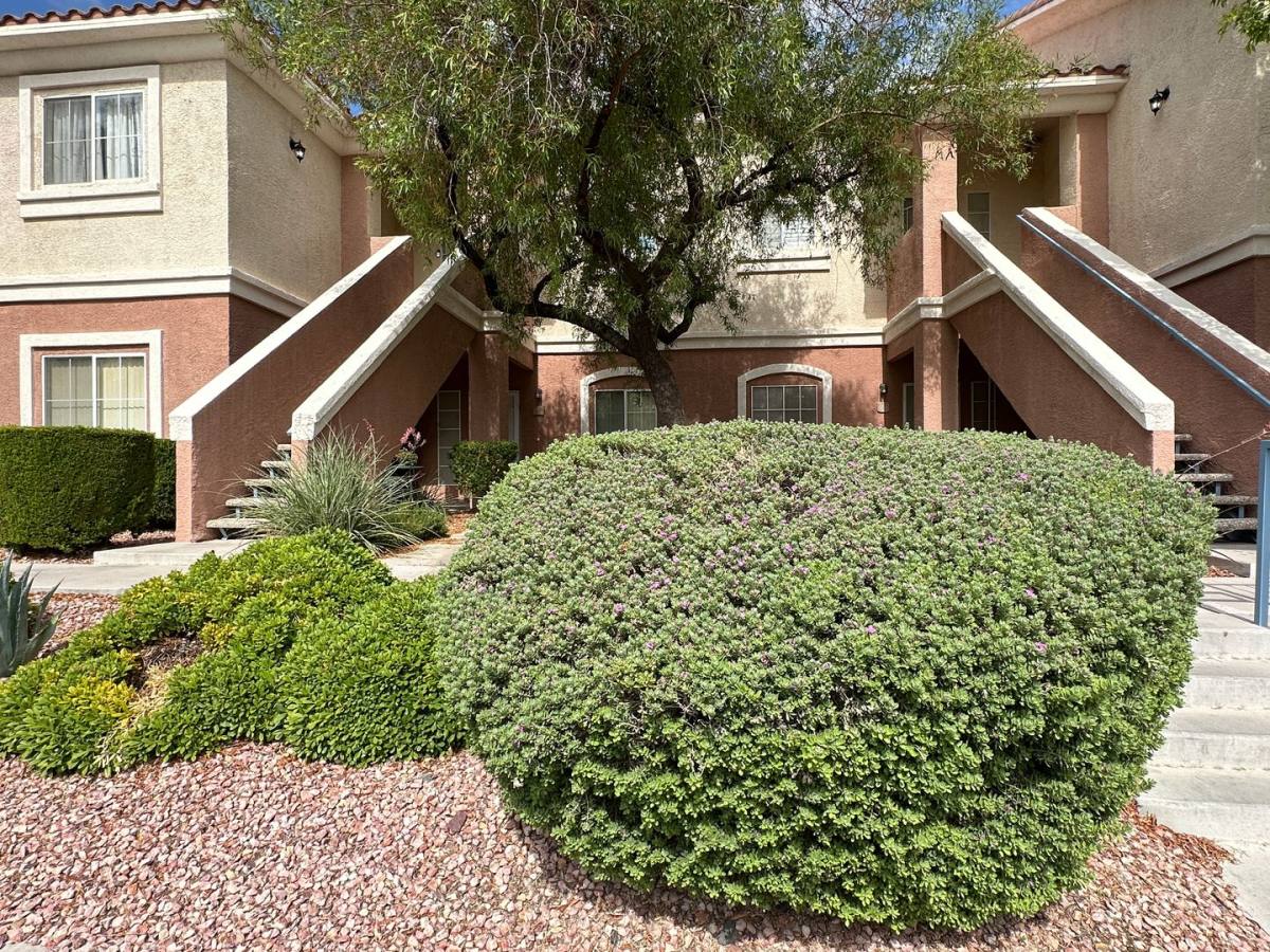 Townhouse for rent at 353 Amber Pine, Las Vegas, NV 89144