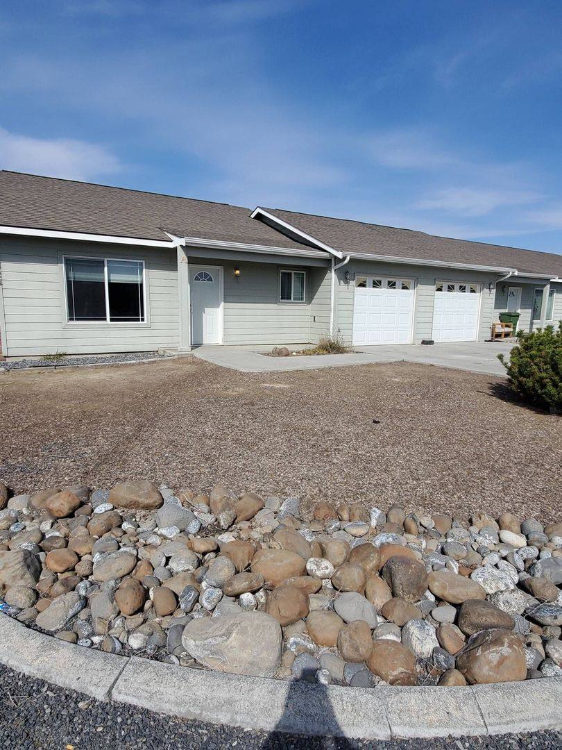 Apartment for rent at 7524 McDougal Ave, Moses Lake, WA 98837