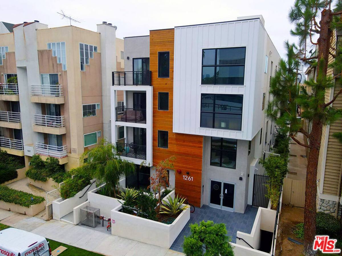 Apartment for rent at 1261 Stoner Ave, Los Angeles, CA 90025