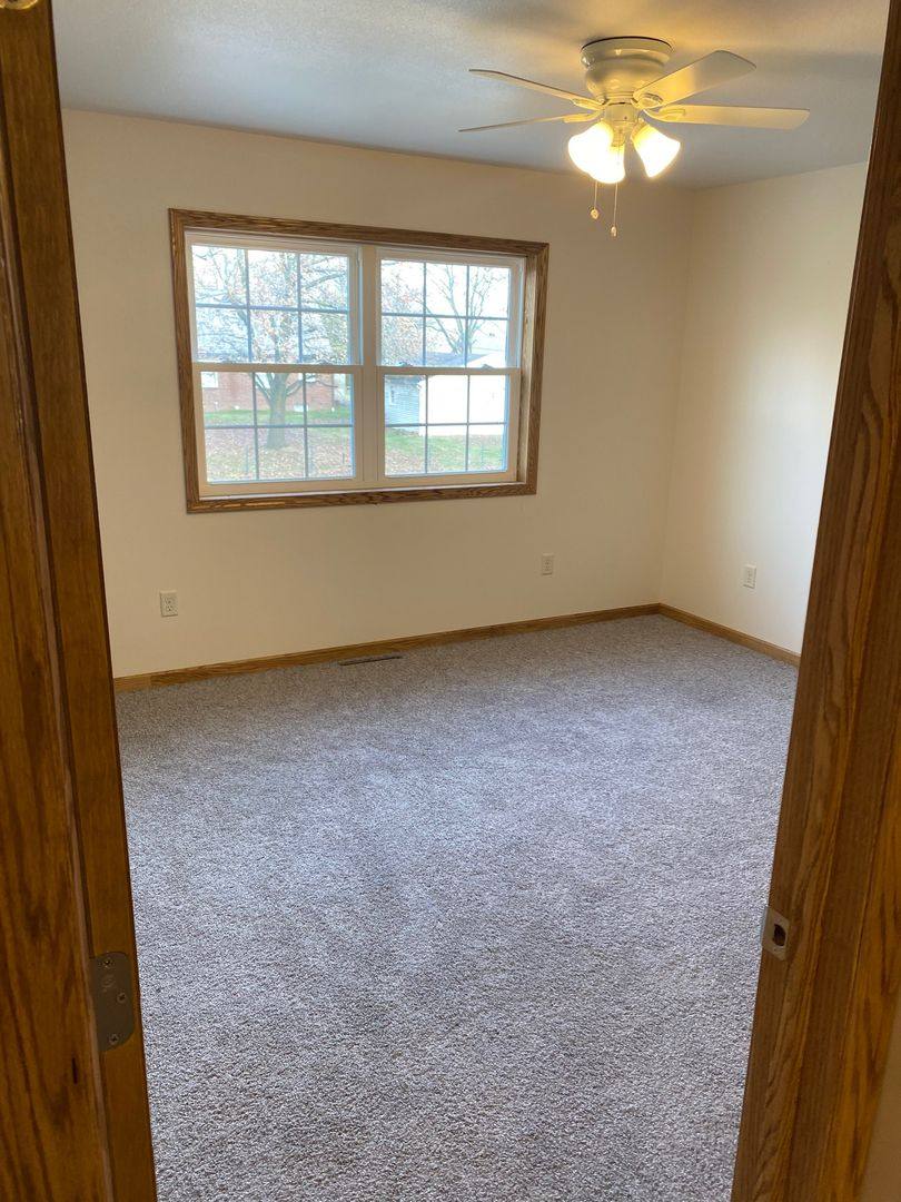 Apartment for rent at 927-975 W Wilson, Salem, OH 44460