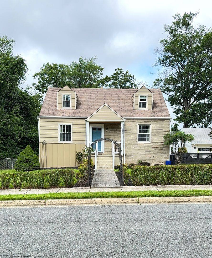 House for rent at 4012 Woodland Dr, Fairfax, VA 22030