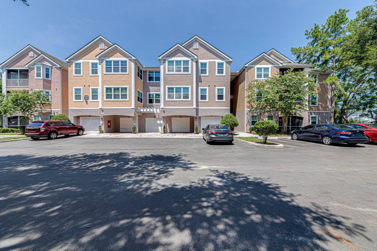 Condo for rent at 3250 Village Way, Orlando, FL 32835