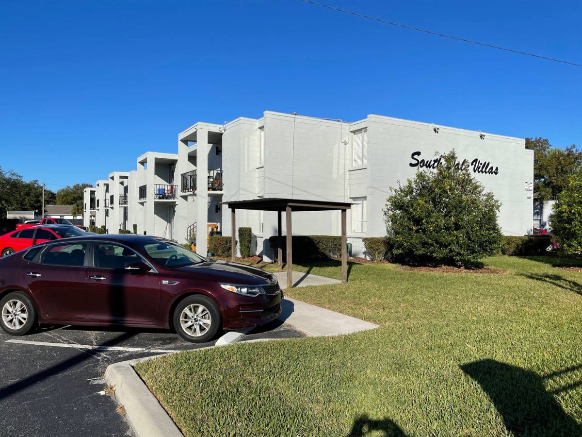 Apartment for rent at 6001 S Dale Mabry Highway, Tampa, FL 33611