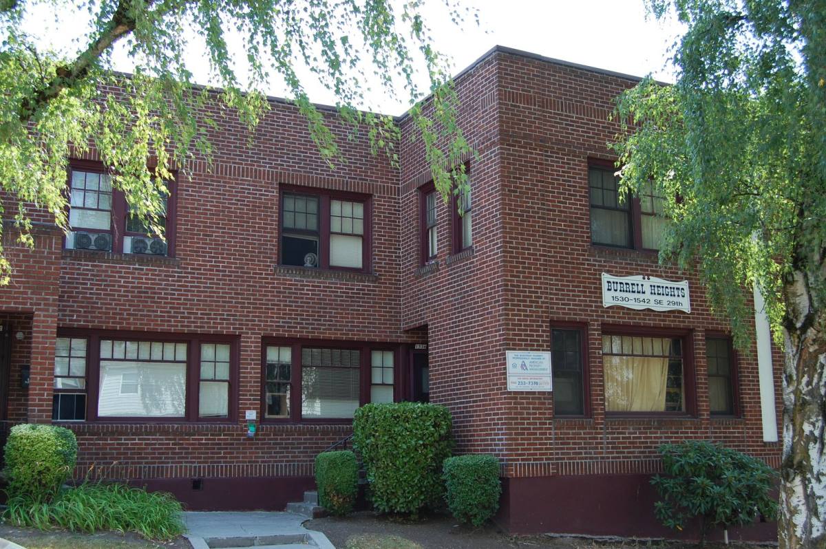Apartment for rent at 2903-2919 SE Clay, Portland, OR 97214
