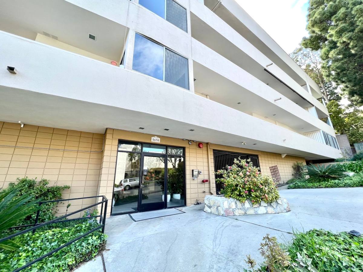 Apartment for rent at 5630 Ravenspur Dr, Rancho Palos Verdes, CA 90275