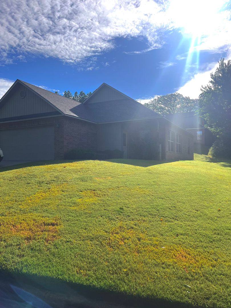 Apartment for rent at 106-223 Lakeview Court, Fort Smith, AR 72903