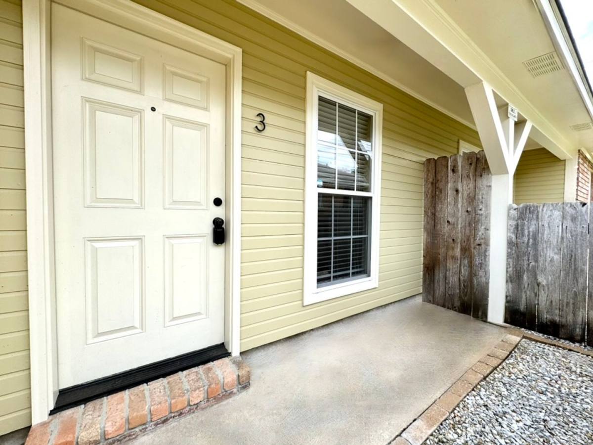 House for rent at 6114 Parkforest Dr, Baton Rouge, LA 70816