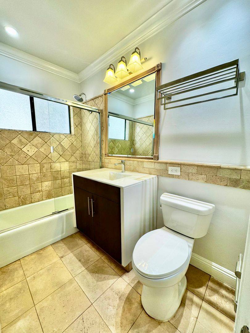 Apartment for rent at 1506 S Barrington Ave, Los Angeles, CA 90025