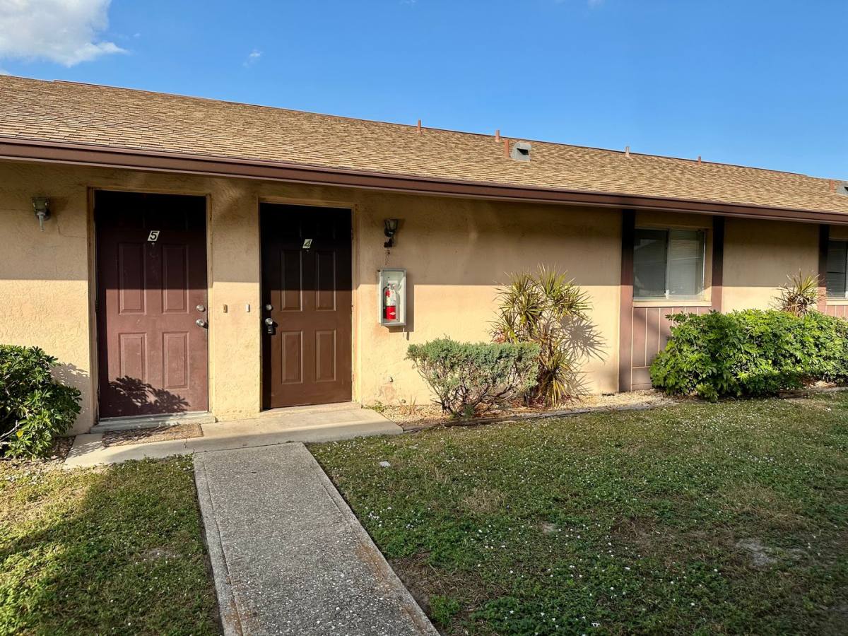 Apartment for rent at 823 Gleason Plwy, Cape Coral, FL 33914