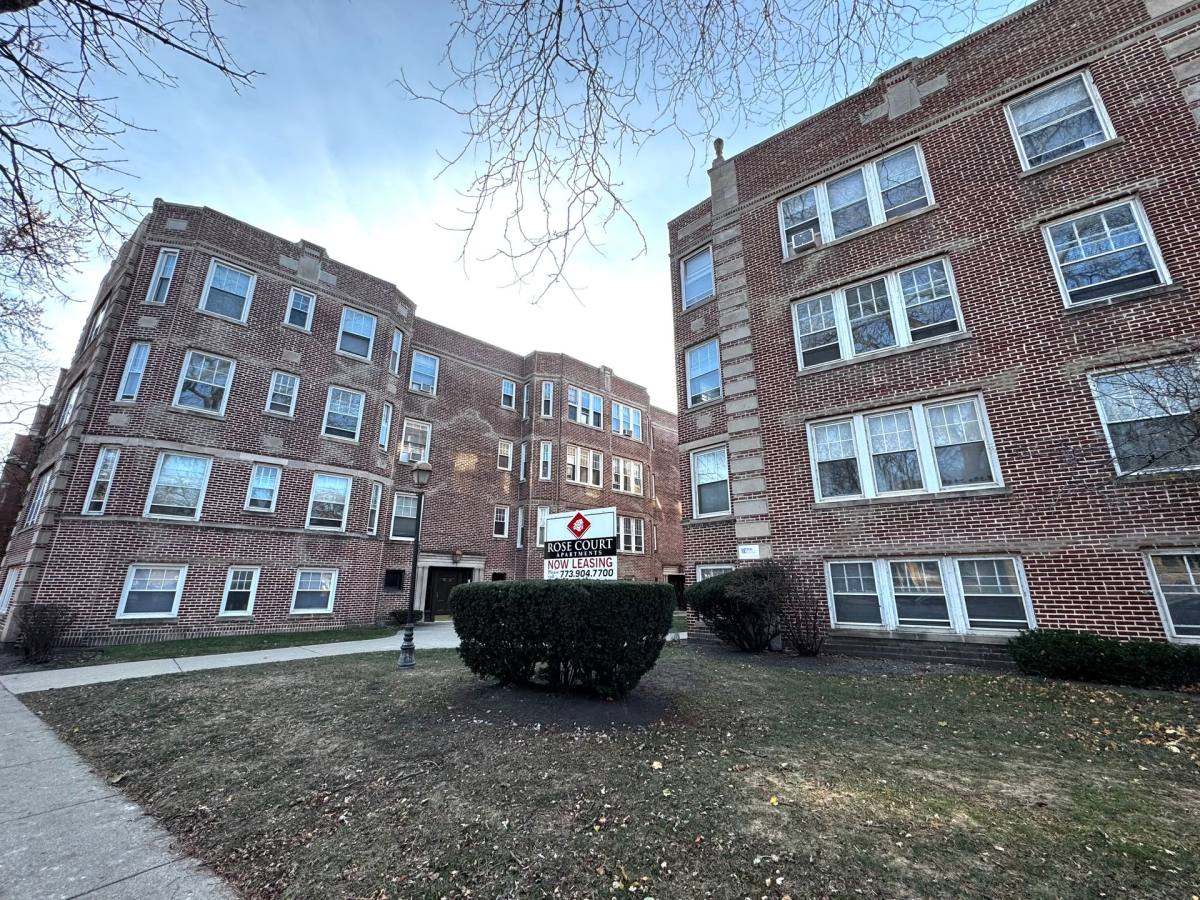 Apartment for rent at 7014-22 N Sheridan Rd, Chicago, IL 60626