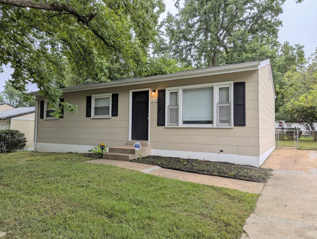 1418 Broadlawns Lane, Saint Louis, MO 63138