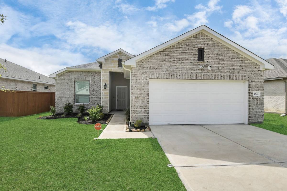 House for rent at 10635 Cascade Creek Dr, Rosharon, TX 77583