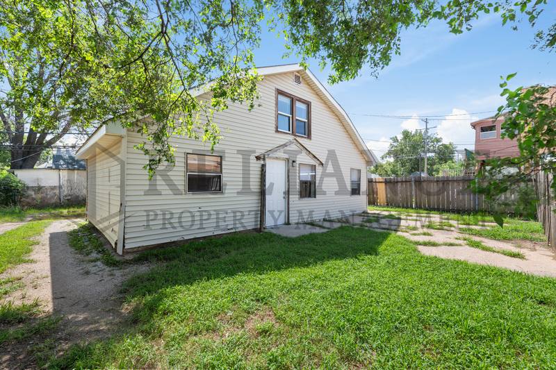 House for rent at 1146 S Pattie St, Wichita, KS 67211