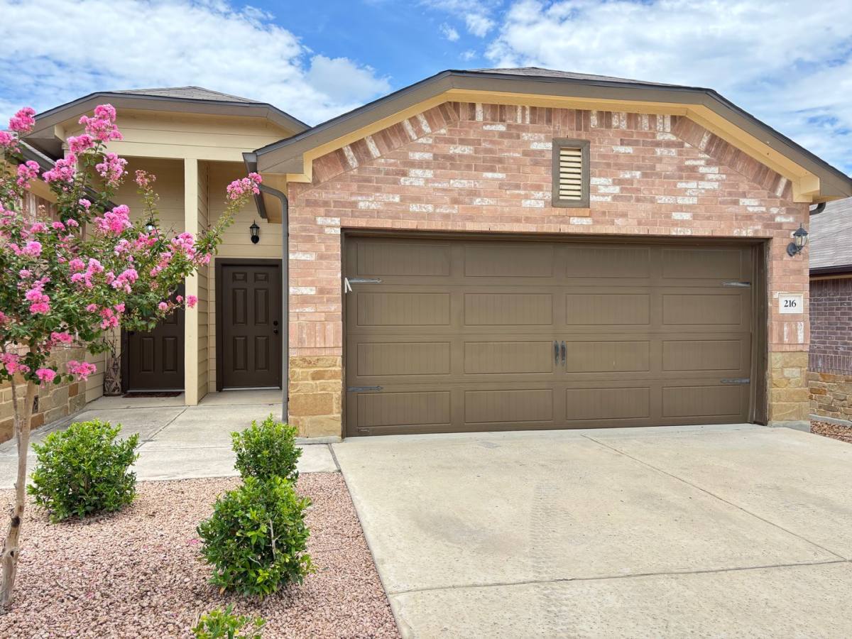 Townhouse for rent at 216 Stacy Lane, New Braunfels, TX 78130