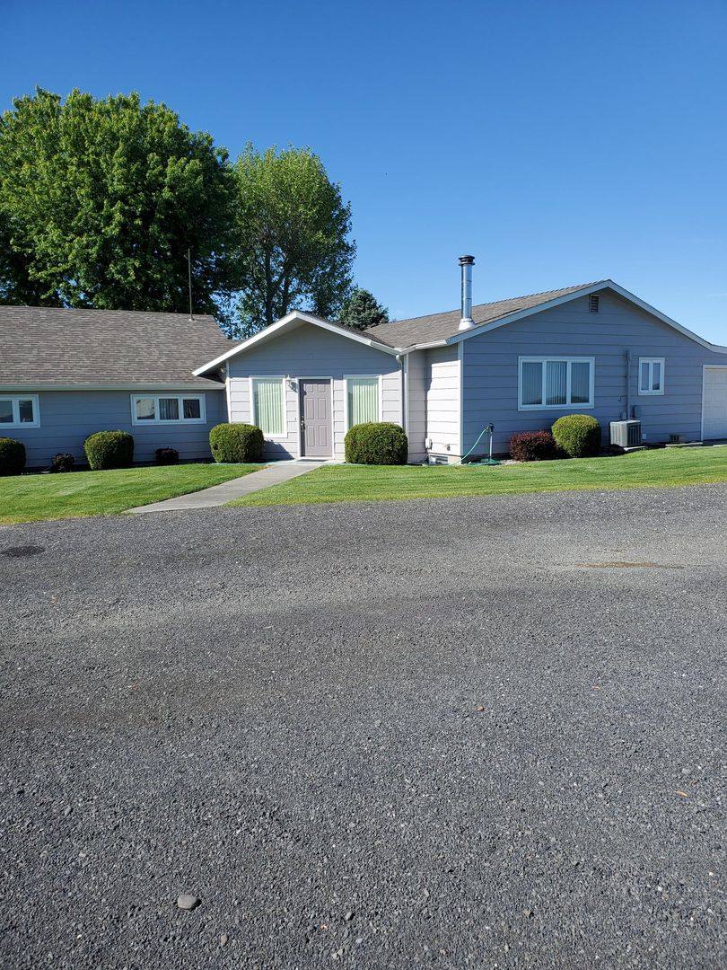 House for rent at 14174 Stratford Rd, Moses Lake, WA 98837