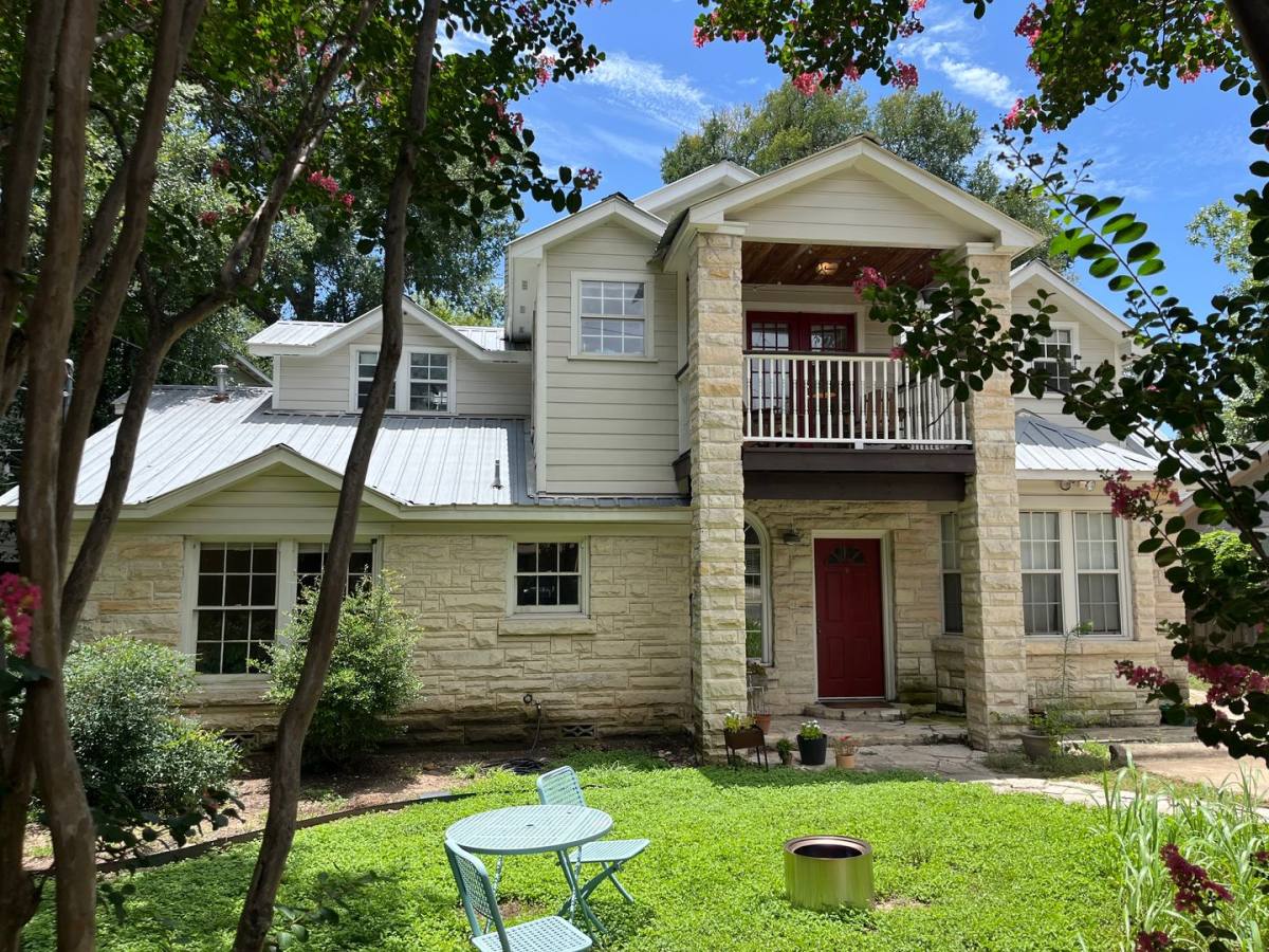 Apartment for rent at 2005 Griswold Lane, Austin, TX 78703