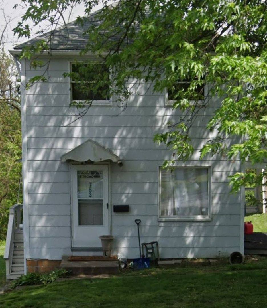 House for rent at 753 E Dr, Clairton, PA 15025
