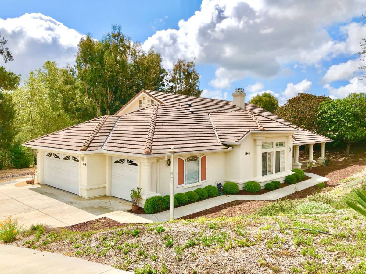 House for rent at 1844 Palomares Rd, Fallbrook, CA 92028