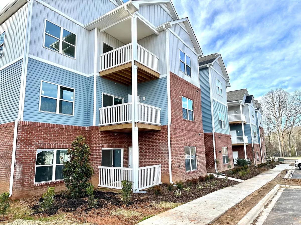 Townhouse for rent at 7011 Star Oaks Lane, Charlotte, NC 28262