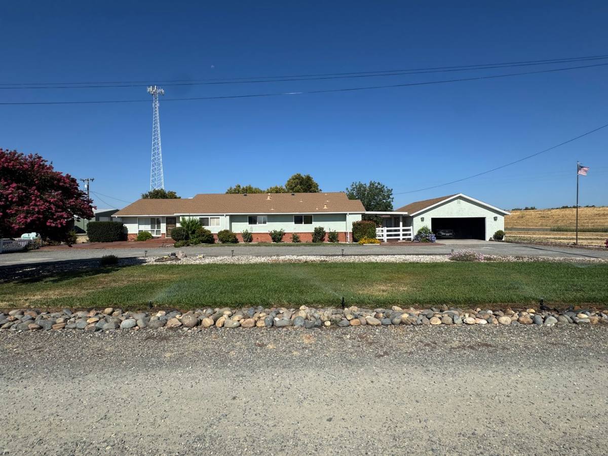 House for rent at 2145 Howsley Rd, Pleasant Grove, CA 95668