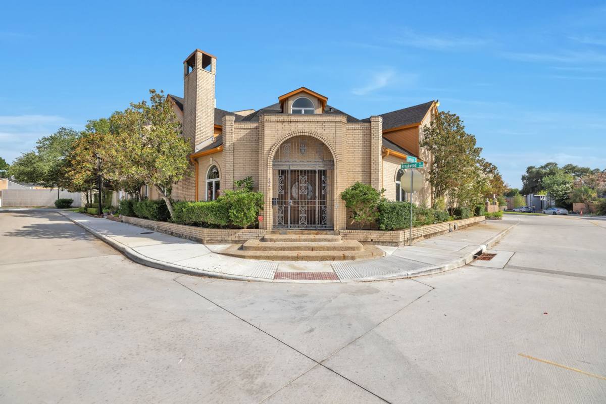 House for rent at 4063 Breakwood Dr, Houston, TX 77025