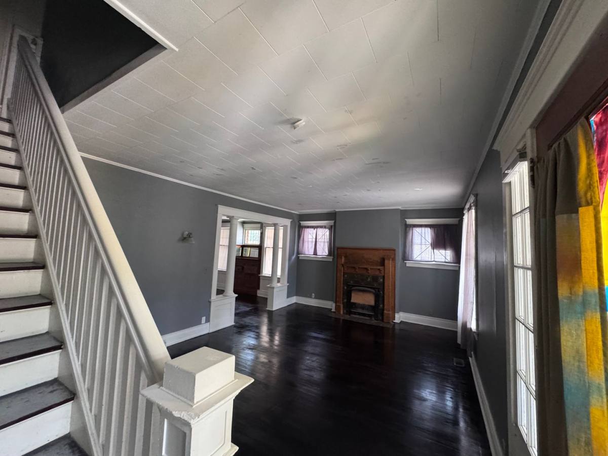 Apartment for rent at 422 S 1st St, Council Bluffs, IA 51503