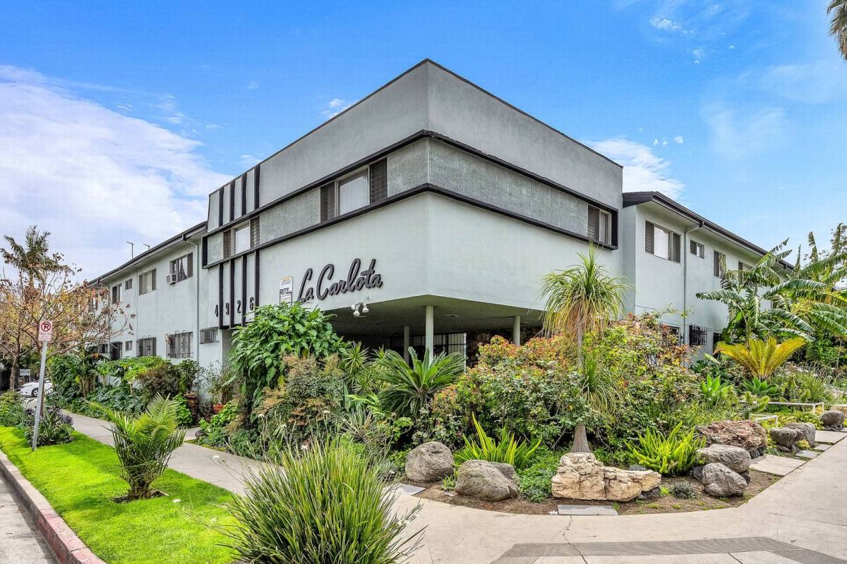 Apartment for rent at 4926 August St, Los Angeles, CA 90008