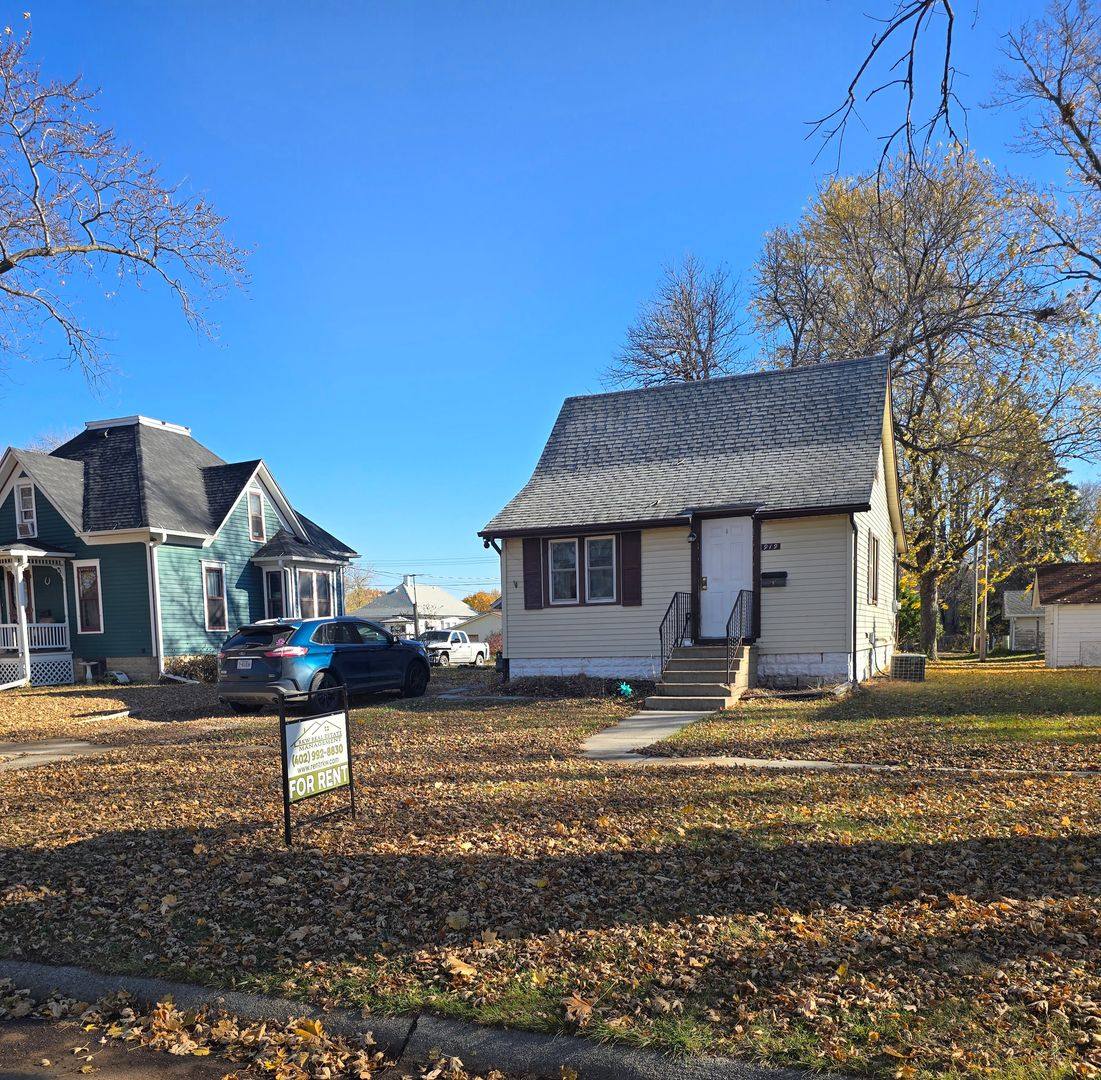 House for rent at 919 S 6th St, Norfolk, NE 68701