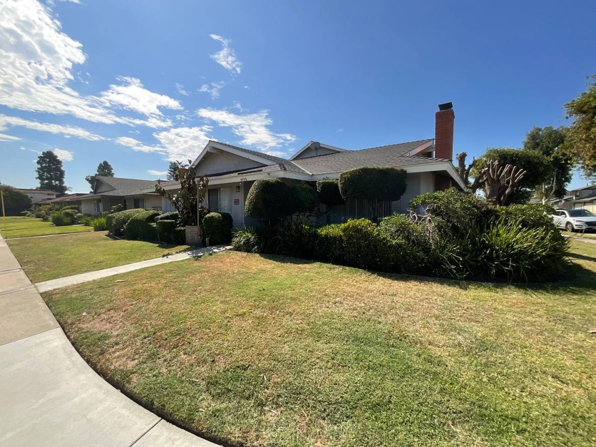 Apartment for rent at 4552 Heil Ave, Huntington Beach, CA 92649