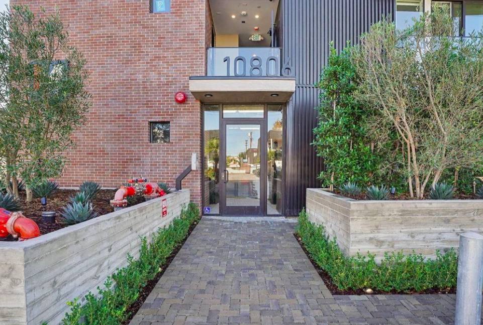 Apartment for rent at 10806 Blix St, North Hollywood, CA 91602