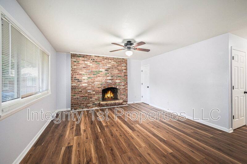 Townhouse for rent at 4202 N Askew Ave, Kansas City, MO 64117
