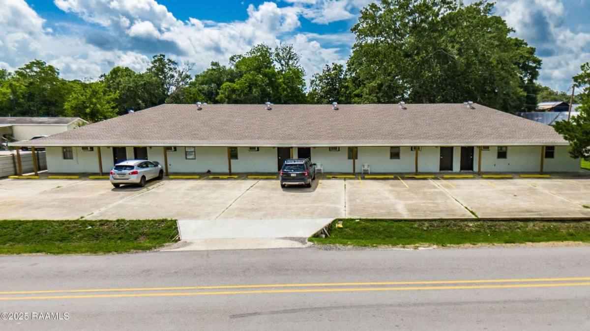 Apartment for rent at 314 Deare St, New Iberia, LA 70560